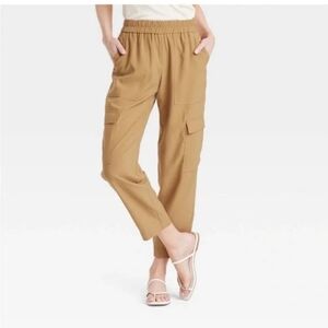 A New Day Women's Tan High-Rise Cargo Ankle Pants, Size Large